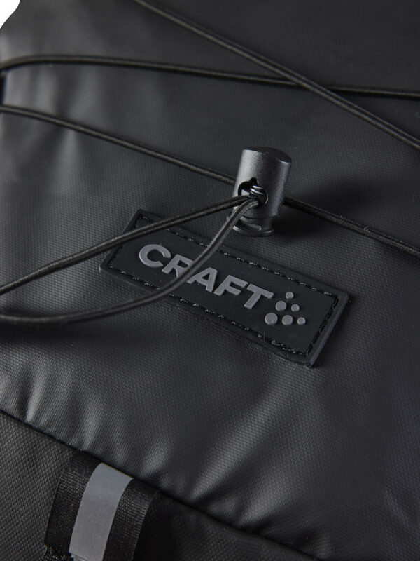 Craft Adv Entity Travel Reppu omalla logolla ja painatuksella